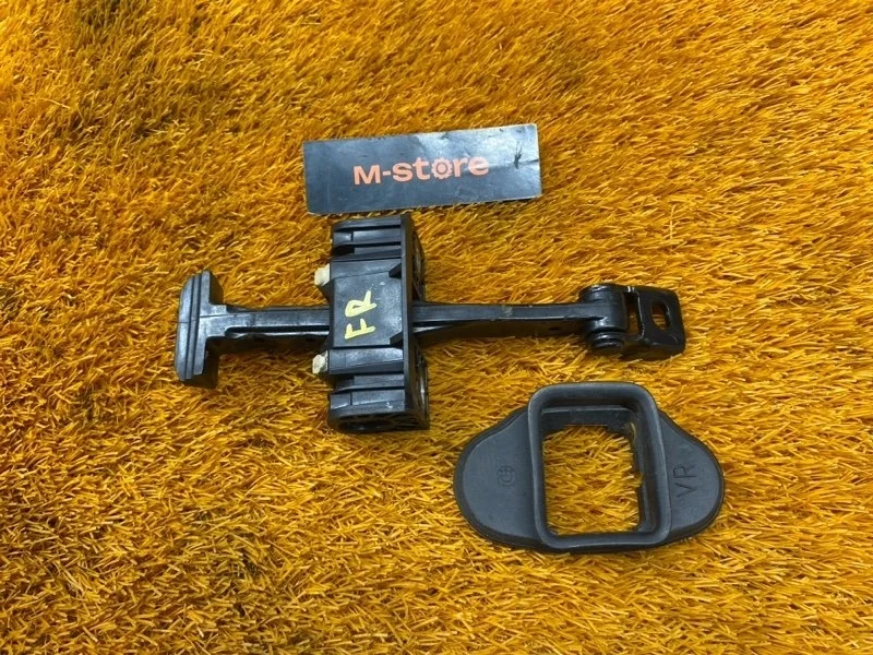 Ограничитель двери Bmw 3-Series 2014 7311339 F30 N20B20B, передний правый