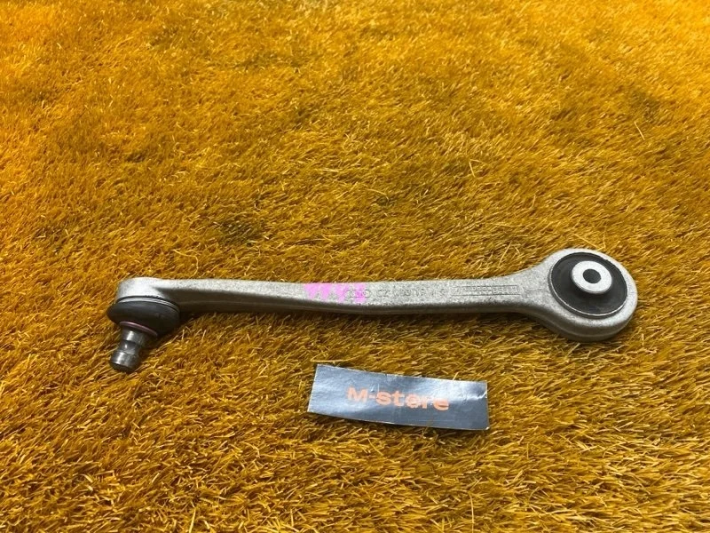 Рычаг подвески верхний Audi Q5 2010 8K0407506B 8R CDN, передний правый