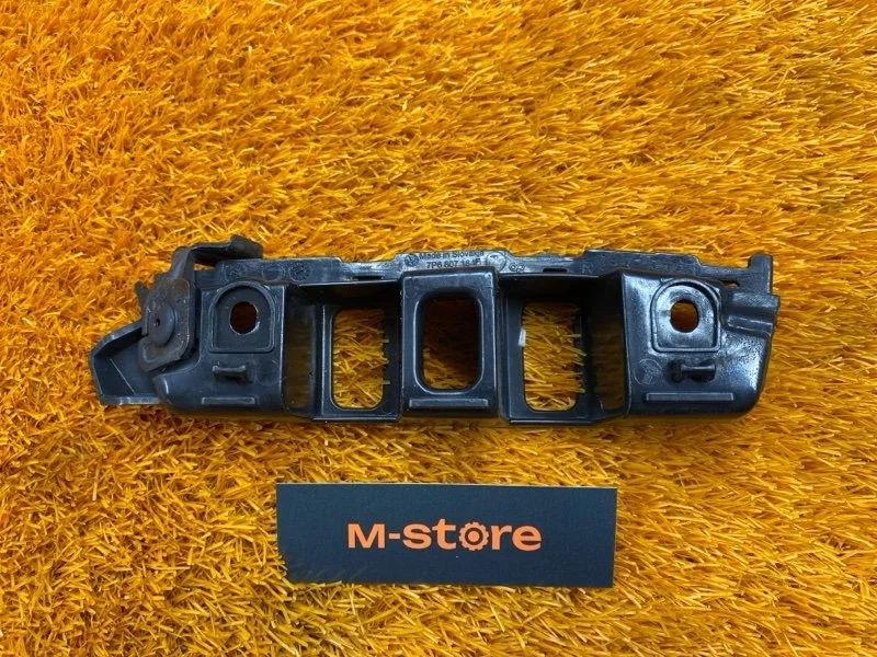 Крепление бампера Volkswagen Touareg 2011 7P6807184F 7P CGRA, переднее правое