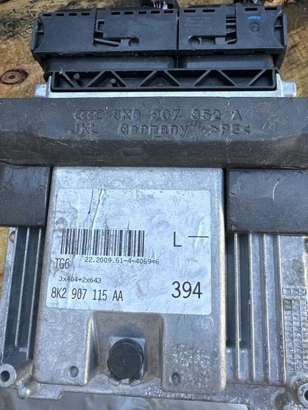 Блок управления двигателем Audi A4 2009 8K2907115AA 8K2 CAEB