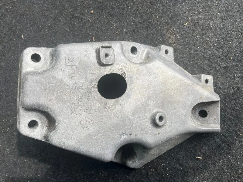 Кронштейн опоры двигателя Bmw X3 2009 2211345167302 E83 N47D20A