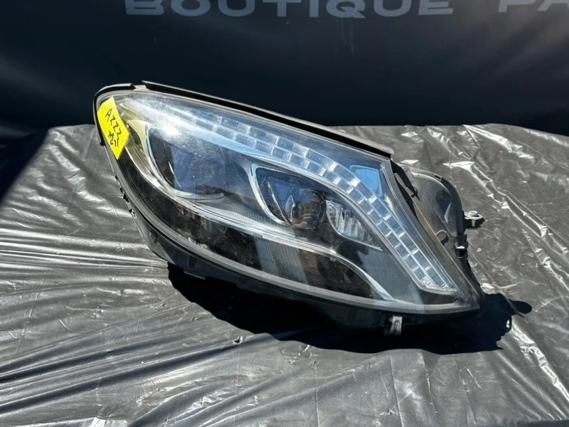 Фара Mercedes-Benz S-Class 2016 A2229068502 W222, правая