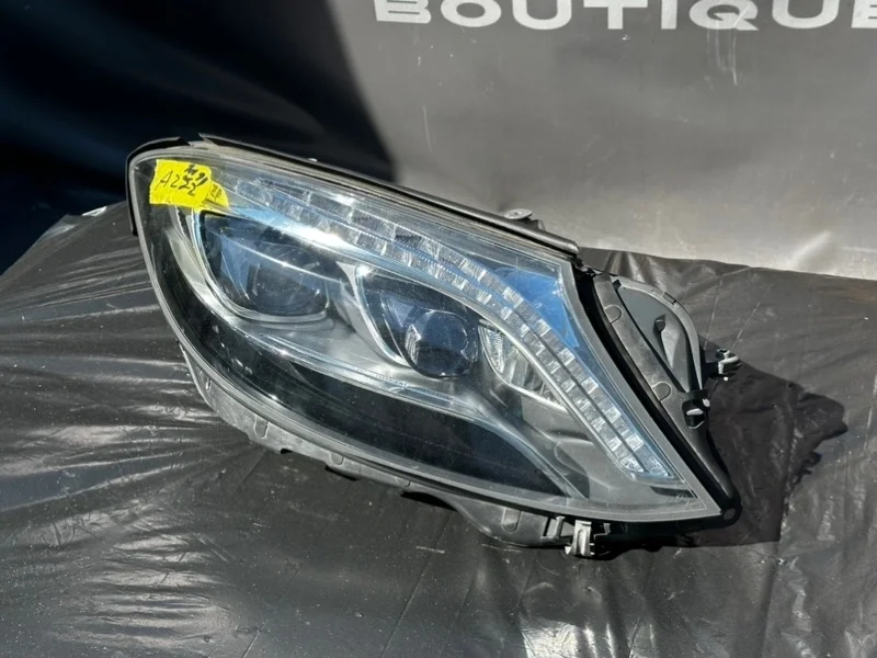 Фара Mercedes-Benz S-Class 2015 A2229060802 W222, правая