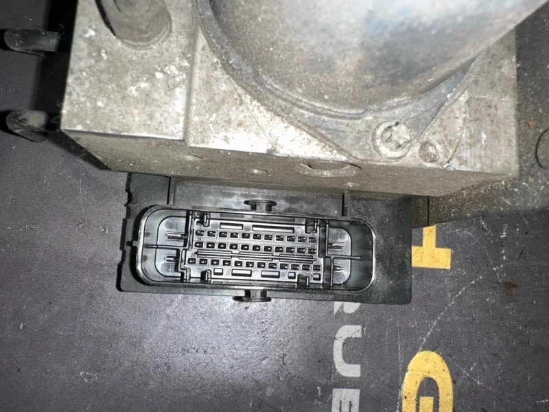 Блок ABS Audi A4 2010 8K0907379BE 8K2 CAEB