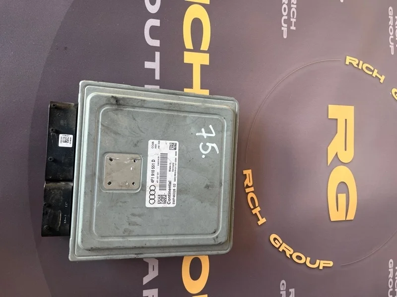 Блок управления двигателем Audi A6 2010 4F1910551D C6 CCA