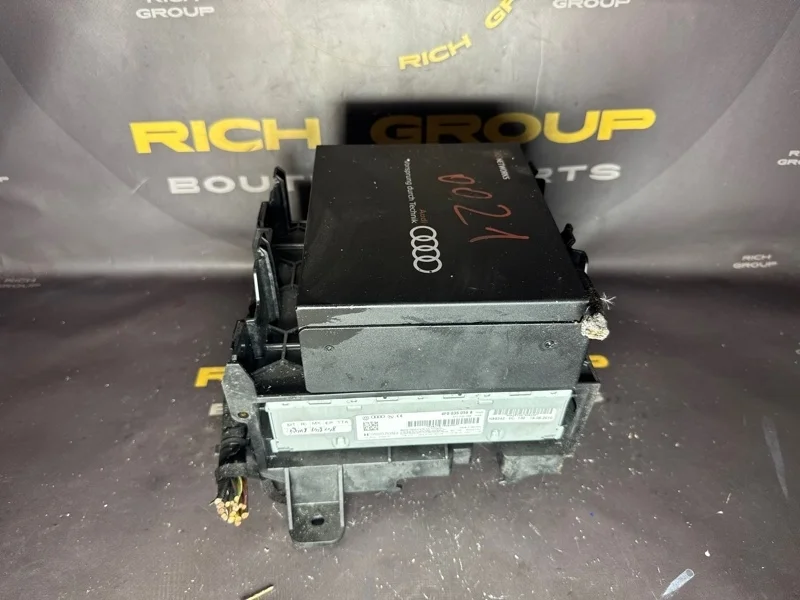 Усилитель звука Audi A4 2010 4F0035056B 8K2 CAEB