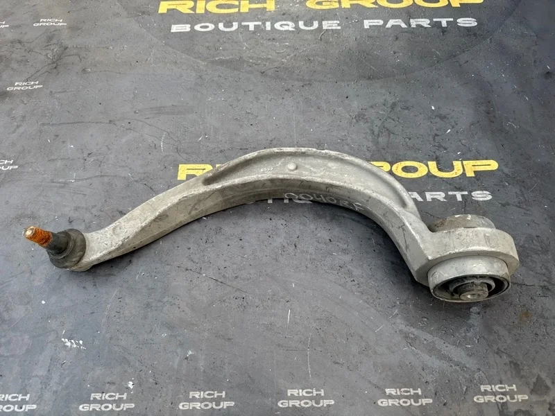 Рычаг подвески нижний Audi A6 2012 4G0407694J 4G2 CDUD, передний правый