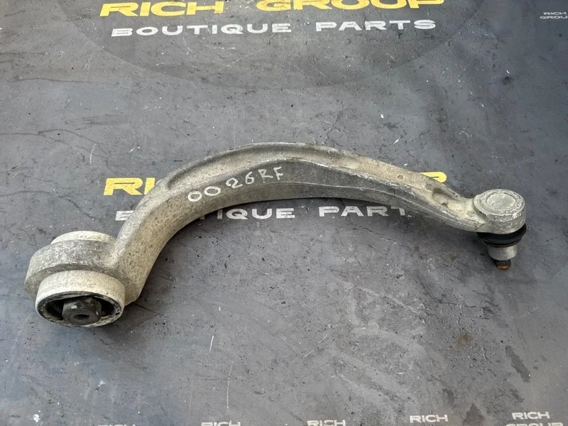 Рычаг подвески нижний Audi Q5 2010 8K0407694S 8RB CAHA, передний правый