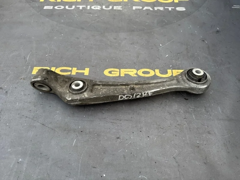 Рычаг подвески нижний Audi A6 2013 8K0407152F 4G2 CGLC, передний правый