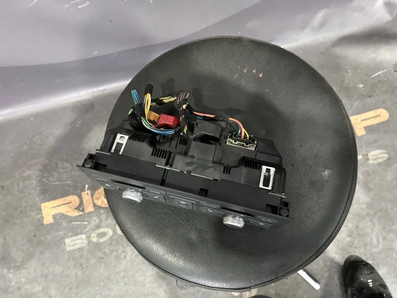 Блок управления климат-контролем Audi Q7 2008 4L0820043L 4L BTR