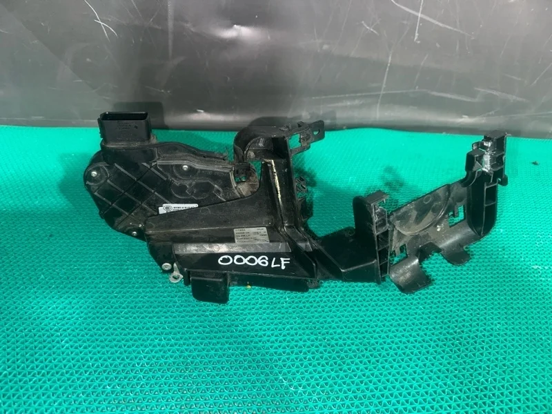 Замок двери Jaguar Xf 2012 6W8A21813AD X250 224DT, передний левый