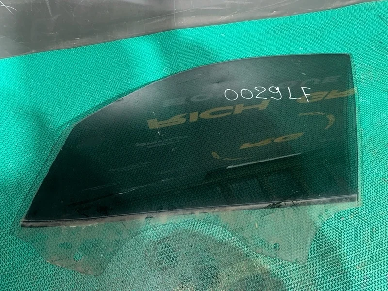Стекло двери Bmw X3 2012 51357382135 F25 N47D20C, переднее левое