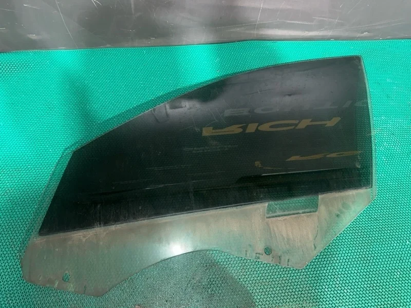 Стекло двери Bmw 5-Series 2011 51337182109 F10 N47D20C, переднее левое