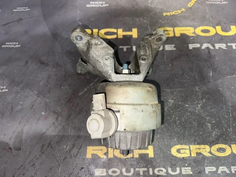 Подушка двигателя Audi A6 2010 4F0199307M C6 CCA