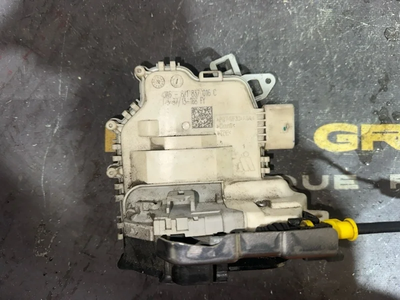 Замок двери Audi A6 2012 8J1837016C 4G2 CDUD, передний правый