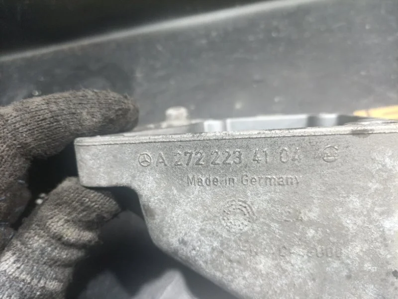 Кронштейн опоры двигателя Mercedes-Benz M-Class 2722234104 W164 272.967, левый