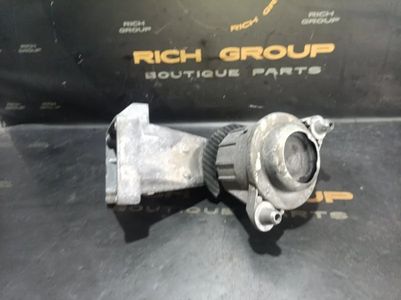 Подушка двигателя Mercedes-Benz C-Class 2008 A2042400117 W204 271.950