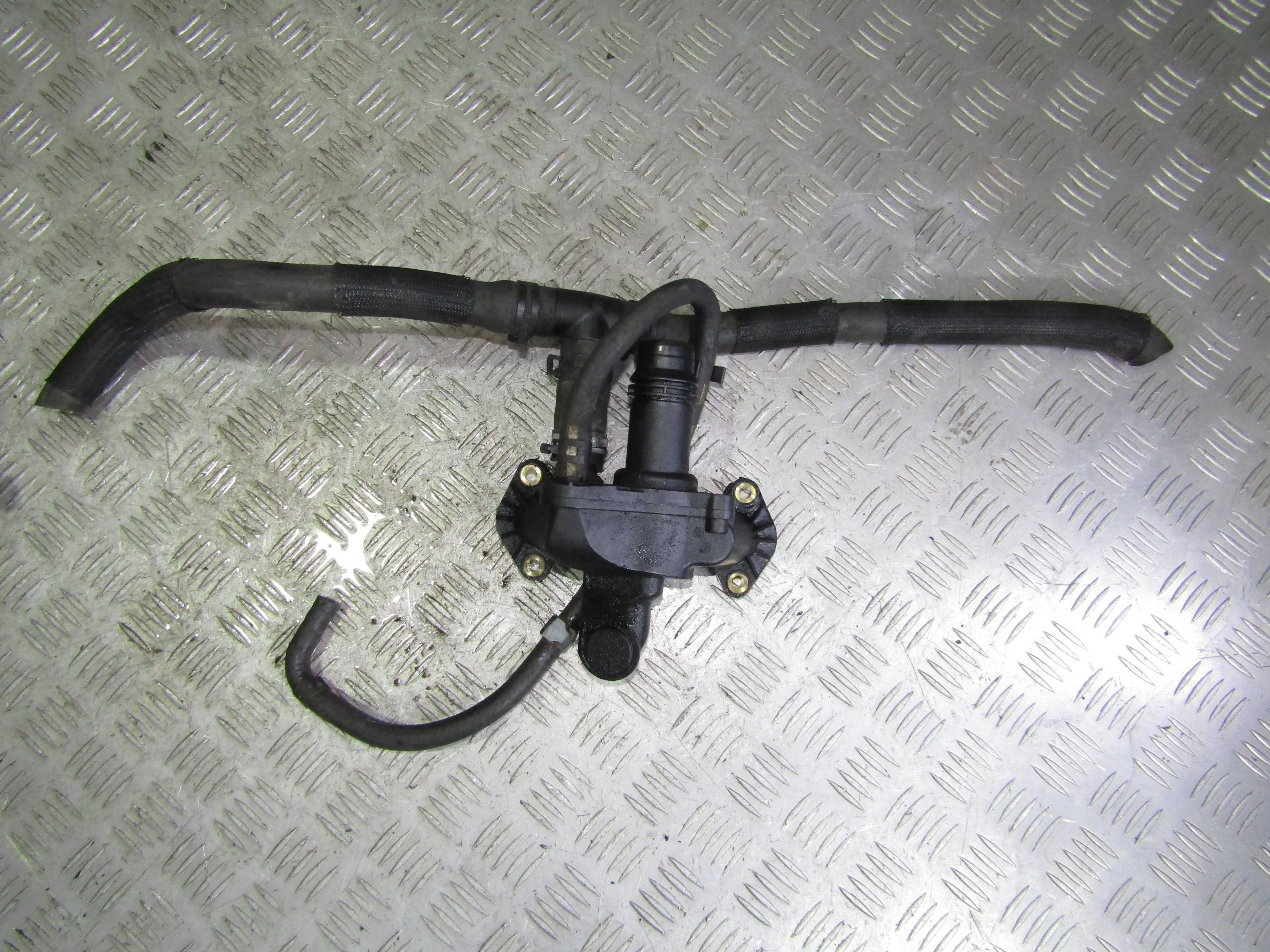 Патрубок радиатора (тройник) JAGUAR XF I рестайли