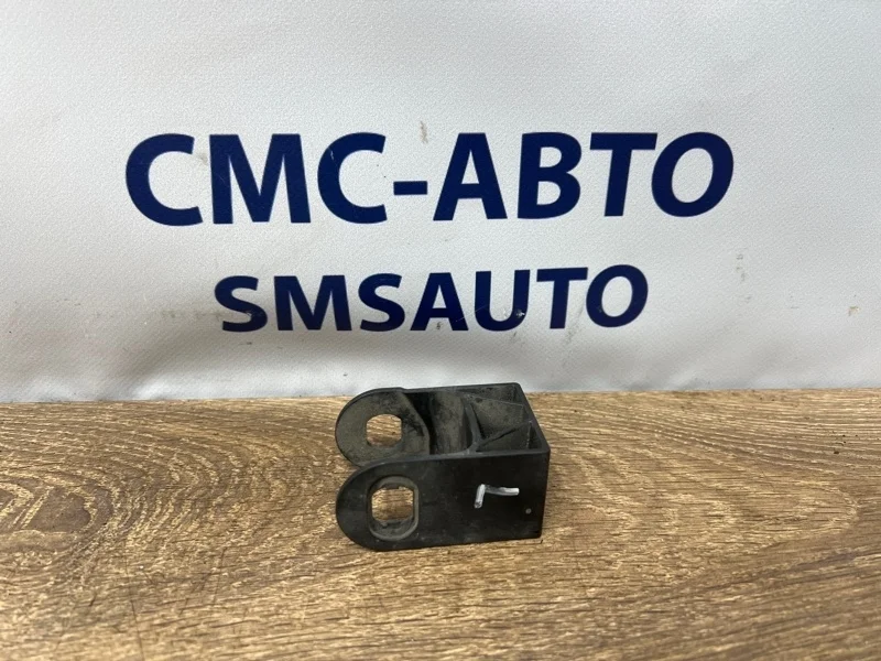 Кронштейн радиатора Volkswagen Touareg 2012 7P0121079A NF CGR, левый