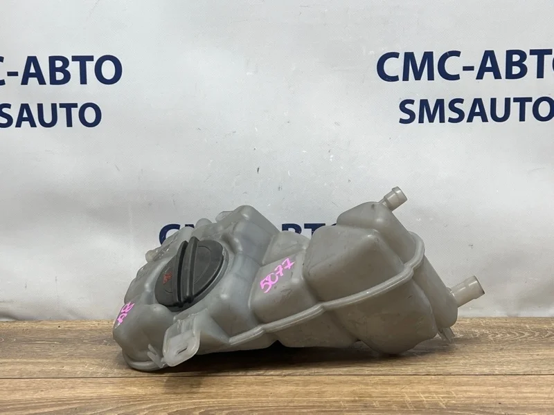 Бачок расширительный Audi A8 2012 4H0121403G D4 3.0 CGW