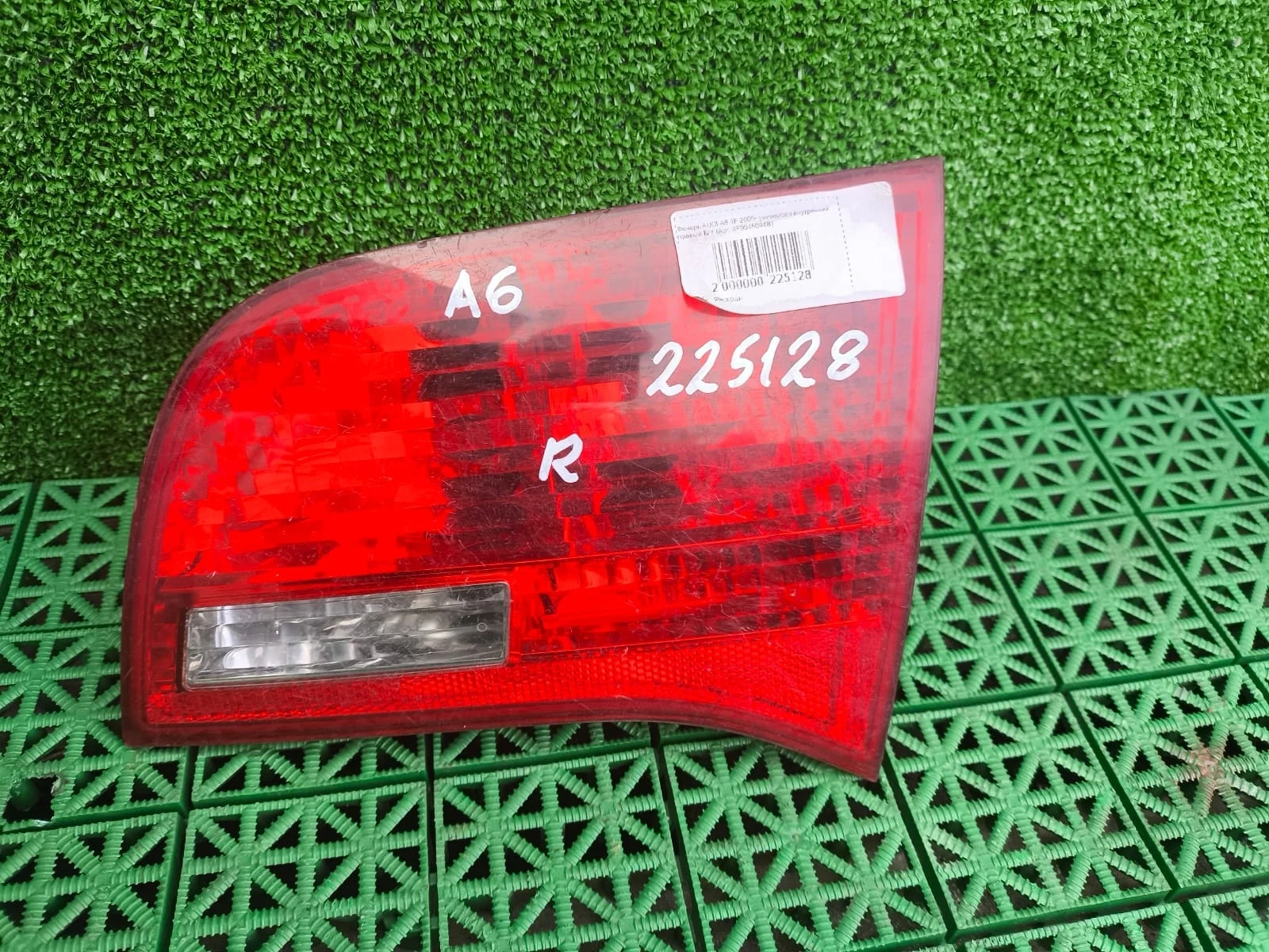 Фонарь AUDI A6 4F 2005- универсал внутренний правый Б/У A6 4F(2005-2011)