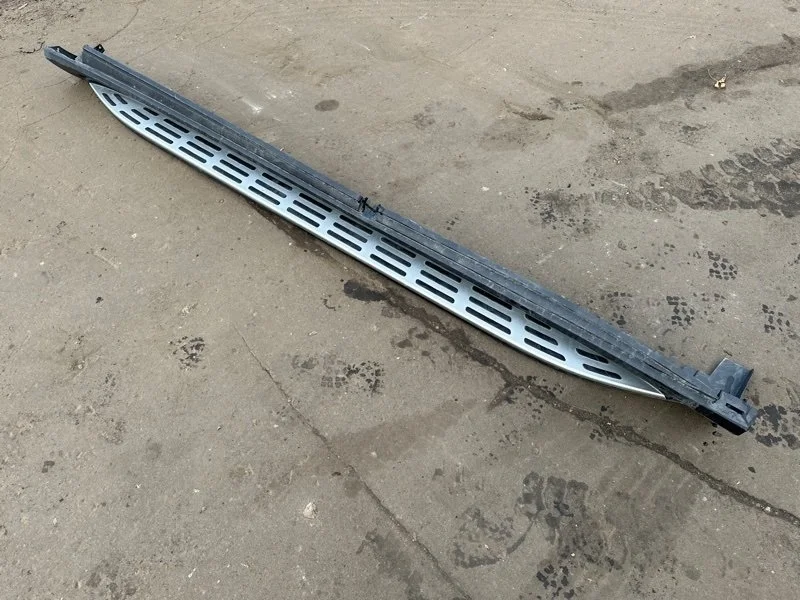 Накладка порога Mercedes-Benz Gls-167 A1676986500, левая