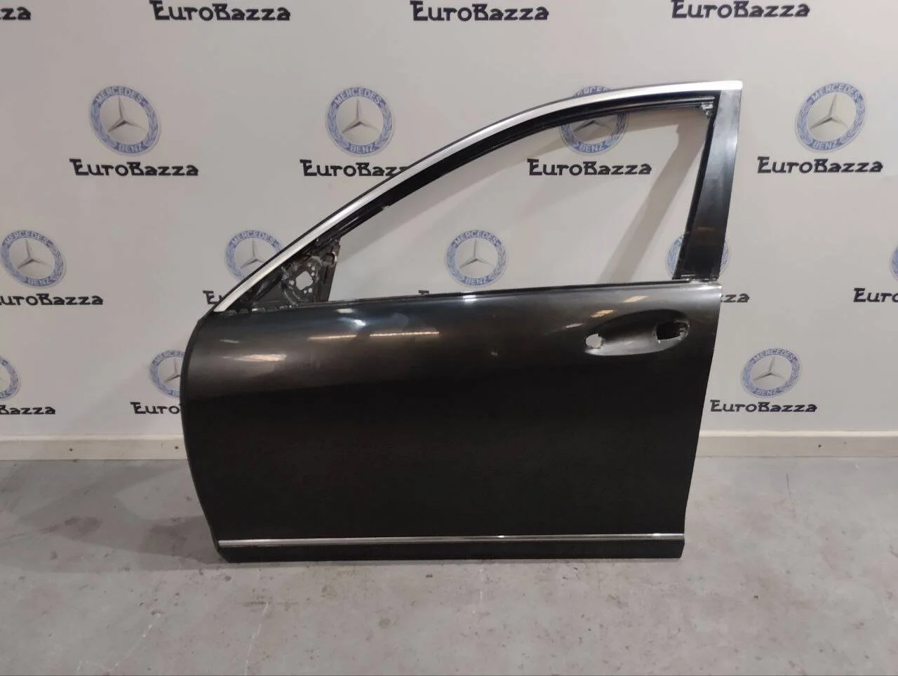 Дверь передняя левая Mercedes W221