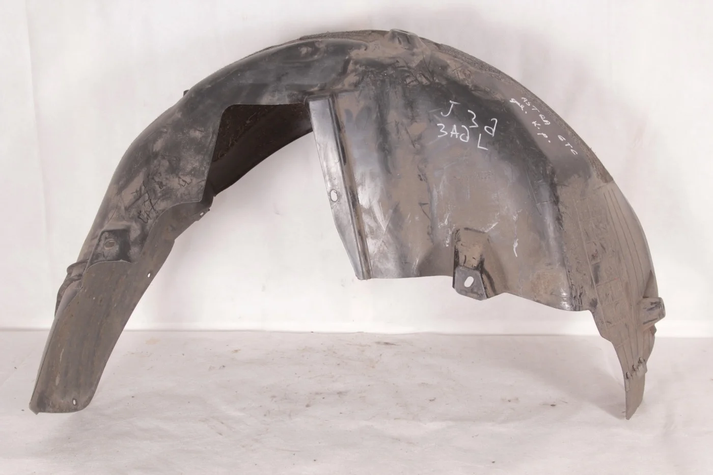 Подкрылок задний левый купе Опель Астра J GTC