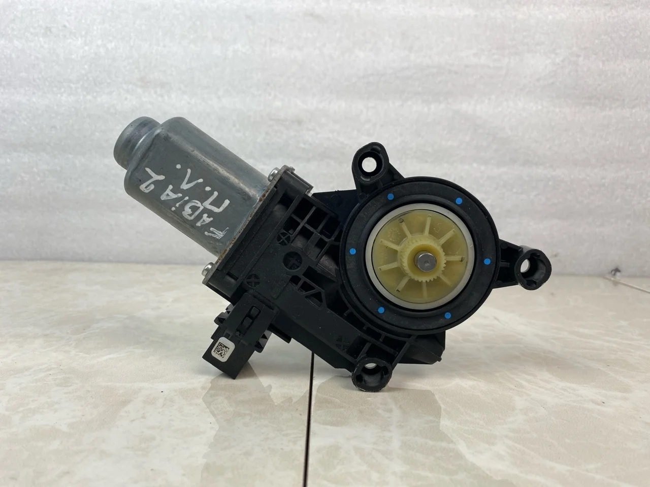Моторчик стеклоподъемника Skoda Fabia 2 2007-2015 6R0959801AL, передний левый