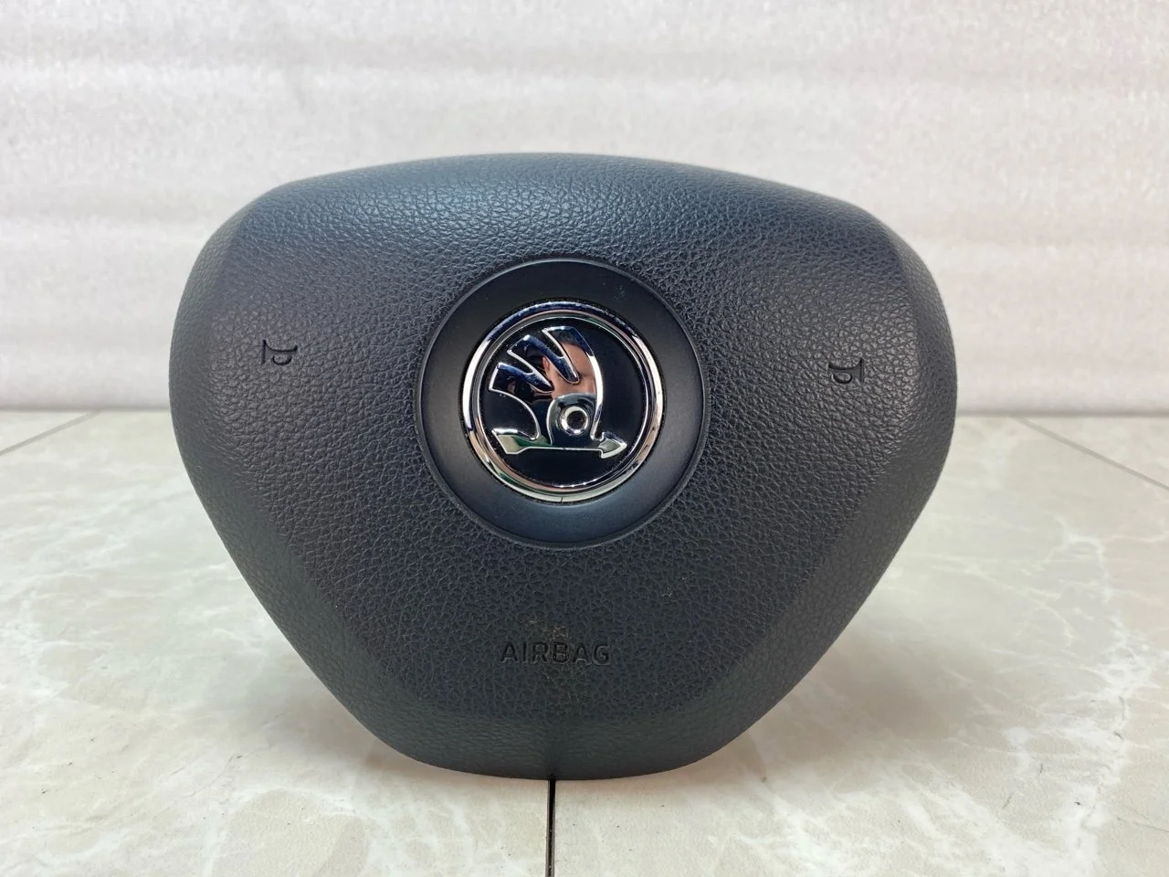 Подушка безопасности в руль Skoda Fabia 2 2013 5E0880201 ХЭТЧБЕК 1.2 CBZ