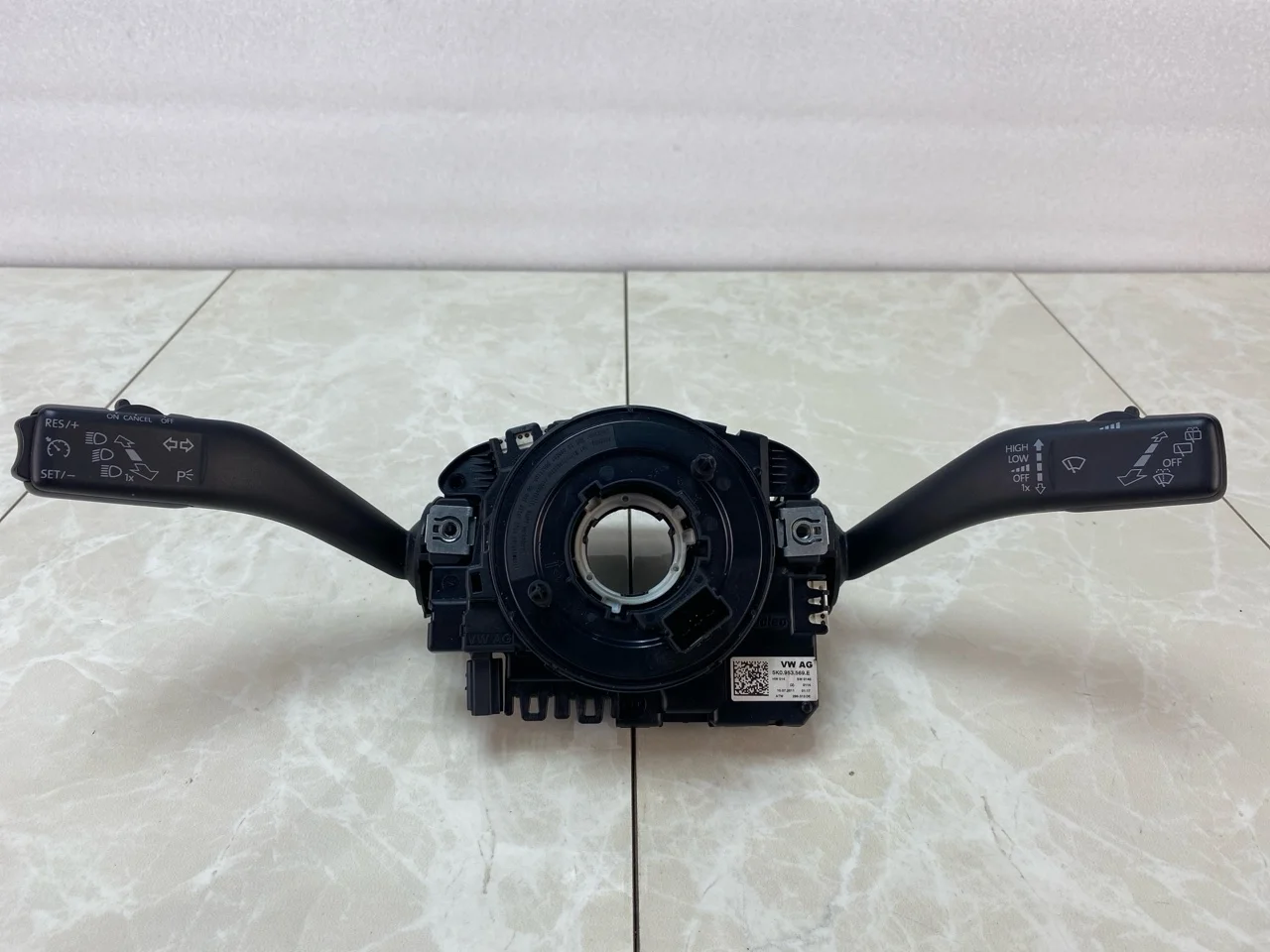 Подрулевой переключатель Skoda Superb 3T 2011 5K0953502M УНИВЕРСАЛ 1.8 CDAA