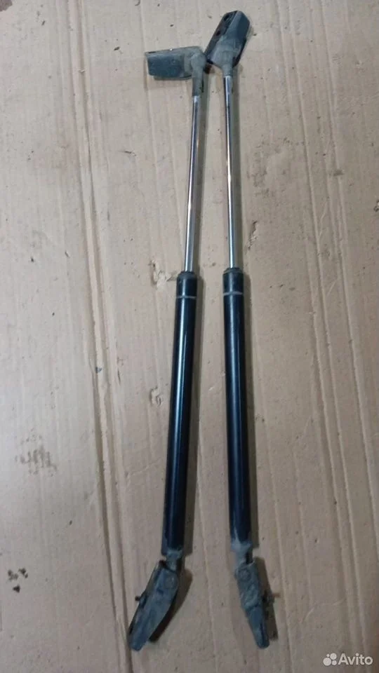 Амортизатор капота Инфинити FX35 FX45 S50