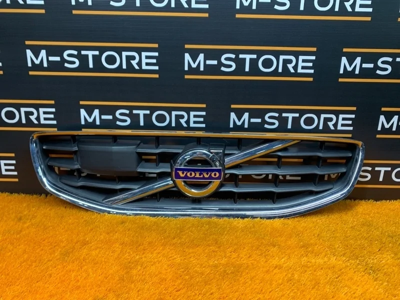 Решетка радиатора Volvo S60 2012 30795040 FS B4164T