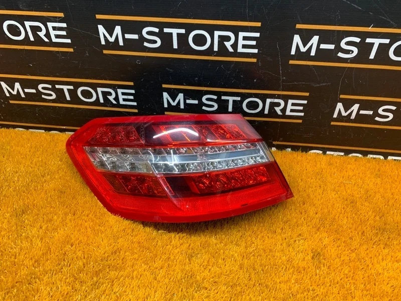 Фонарь задний Mercedes-Benz E-Class 2009 A2128201164 W212 272.952, левый