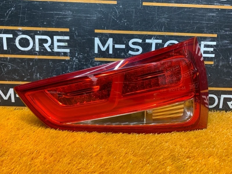 Фонарь крышки багажника Audi A1 2011 8X0945094B 8X CAX, правый