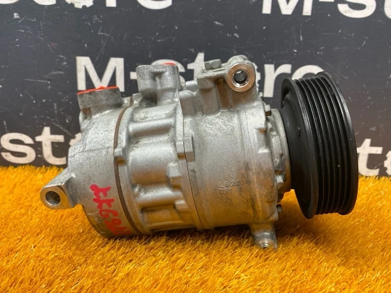 Компрессор кондиционера Audi A4 2015 4M0820803 B9/8W CVKB