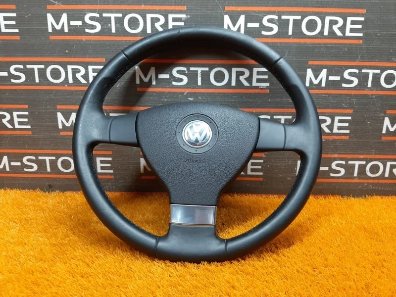 Руль Volkswagen Tiguan 2009 1T0419091AB 5N CAWA