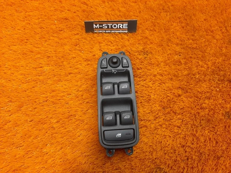 Блок управления стеклоподъемниками Volvo Xc60 2011 31334346 DZ44 B4204T6, передний левый