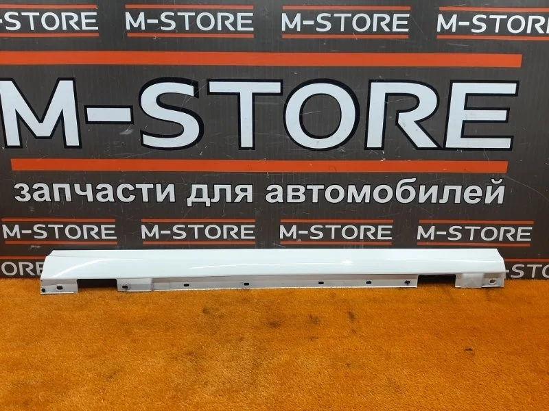 Накладка на порог Mercedes-Benz C-Class 2010 A2046900440 W204 271.860, правая