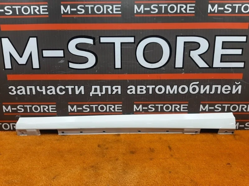 Накладка на порог Mercedes-Benz C-Class 2010 A2046900340 W204 271.860, левая