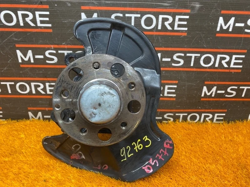 Ступица Mercedes-Benz Clk-Class 2004 A2093320101 C209 112.912, передняя правая