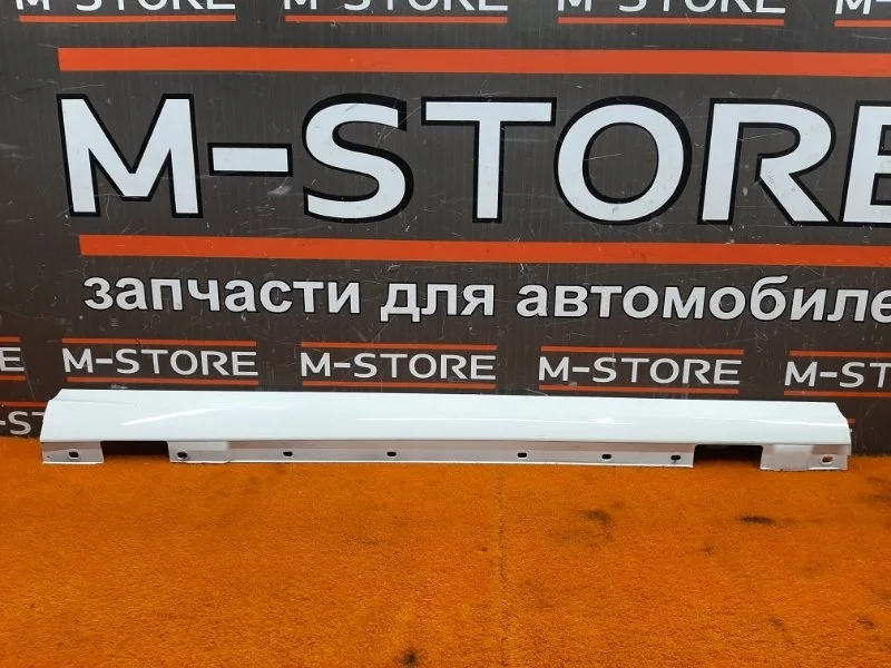 Накладка на порог Mercedes-Benz C-Class 2008 A2046900440 W204 271.950, правая