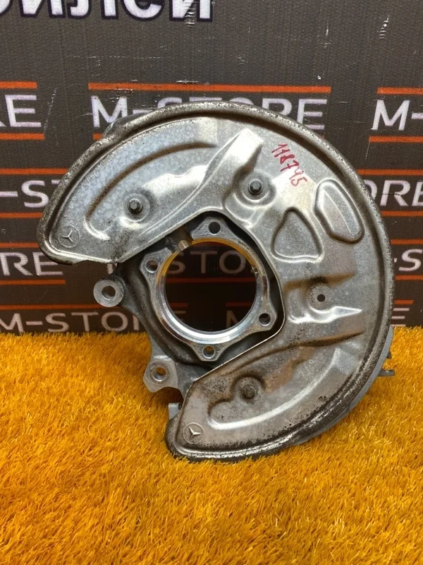 Кулак поворотный Mercedes-Benz C-Class 2014 A2053500141 W205 274.920, задний левый