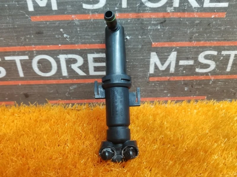 Форсунка омывателя фары Audi Q5 2008-2012 8R0955102 8R, правая