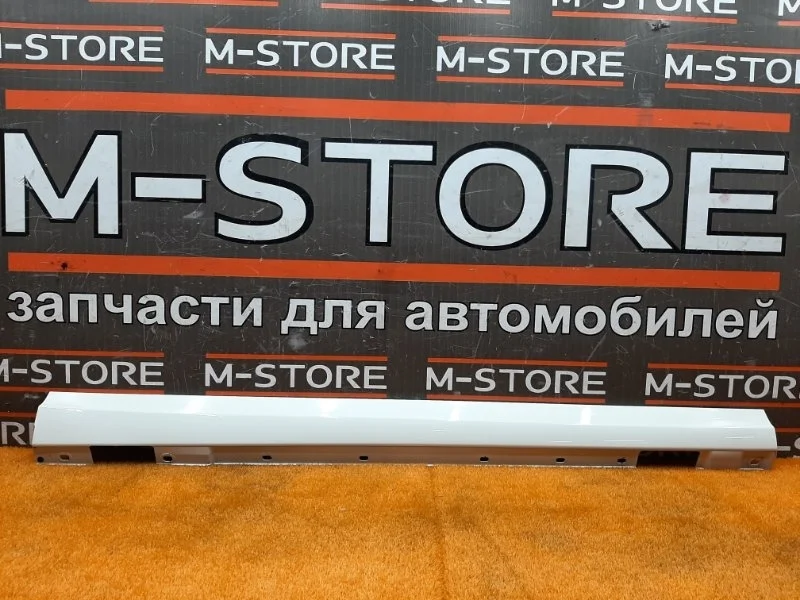 Накладка на порог Mercedes-Benz C-Class 2011 A2046900440 W204 271.860, правая