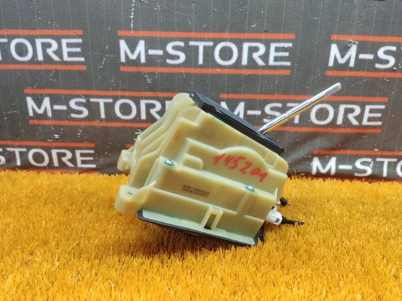 Селектор акпп Mercedes-Benz C-Class 2012 A2042677624 C204 271.820