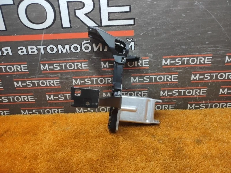 Рамка радиатора Bmw 6-Series 2006 51117907036 E63 N62B48B, левая