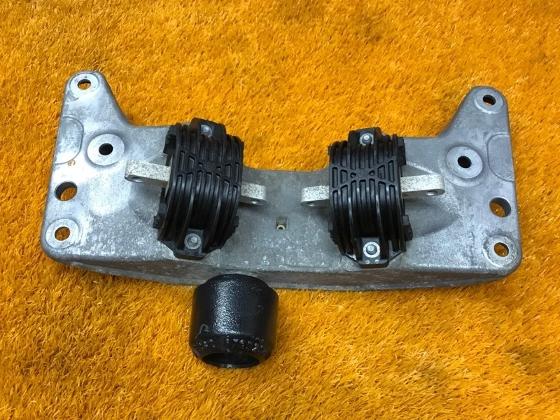 Кронштейн КПП Bmw 5-Series 2010 22326789483 F10 N52B25A