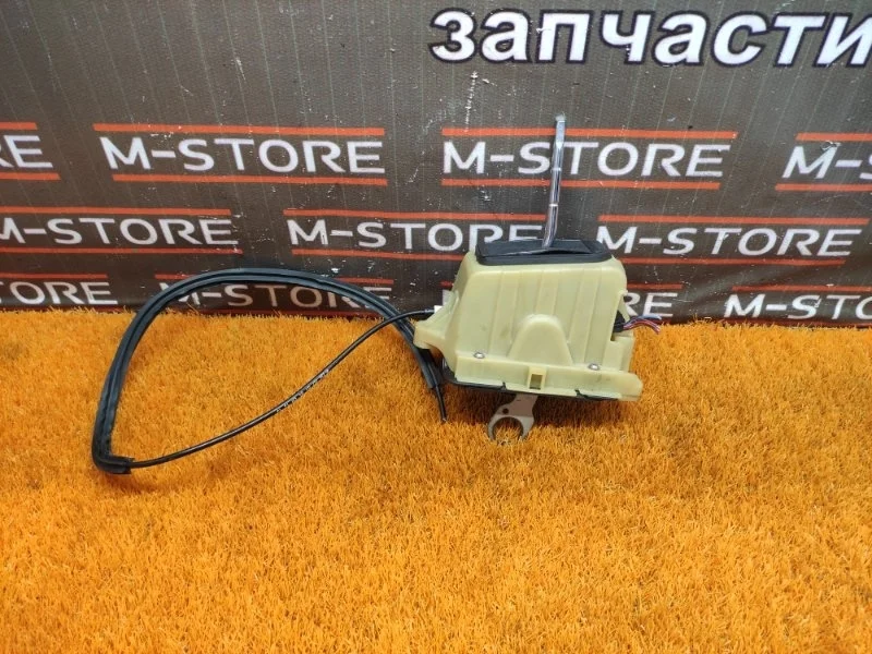 Селектор акпп Mercedes-Benz C-Class 2012 A2042677524 C204 271.820