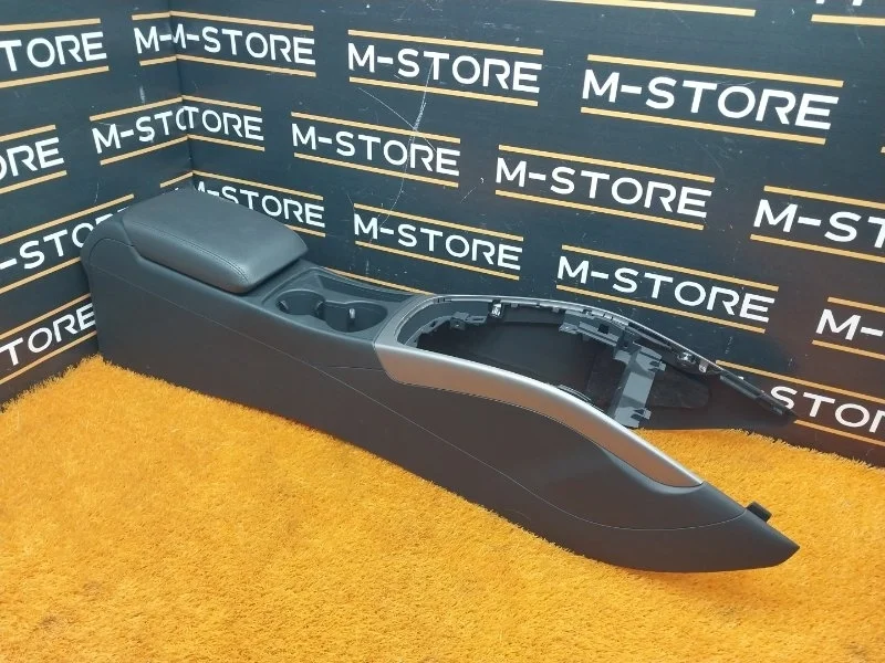 Подлокотник Audi A5 2014 8K0863244A 8T CDNC